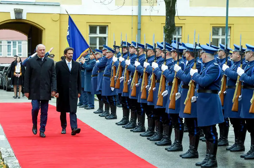 Minister obrany R. Kaliňák obdaroval slovenských vojakov v Bosne a Hercegovine a stretol sa s tamojším ministrom obrany