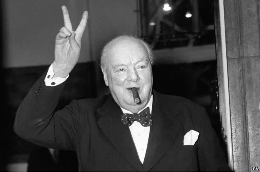 Muž, ktorý zmenil dejiny a postavil sa Hitlerovi: Aká bola filozofia Winstona Churchilla a odkiaľ pochádzajú známe citáty?