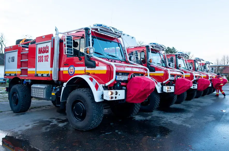 Ministerstvo vnútra odovzdalo hasičom novú techniku na boj s lesnými požiarmi