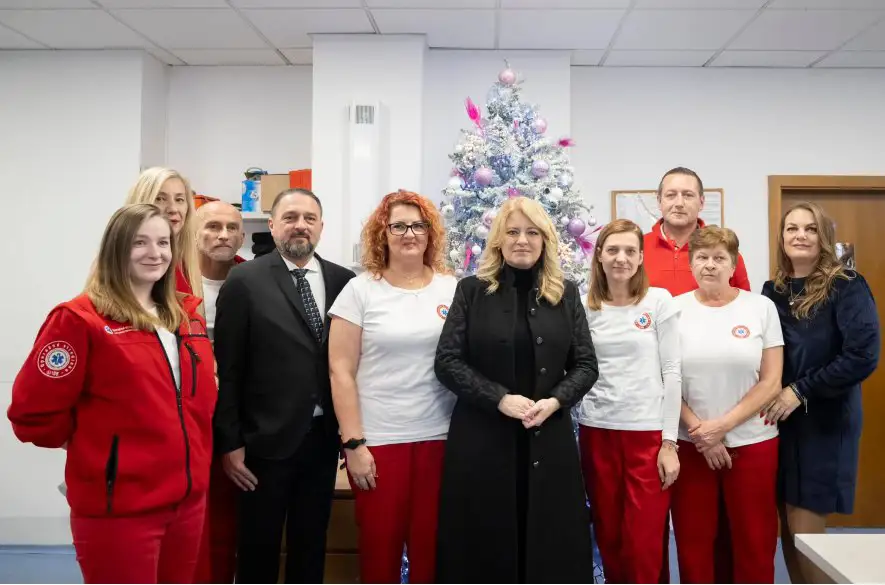 Zuzana Čaputová  na Vianoce osobne pozdravila zdravotníkov, operátorov tiesňovej linky aj vodičov MHD