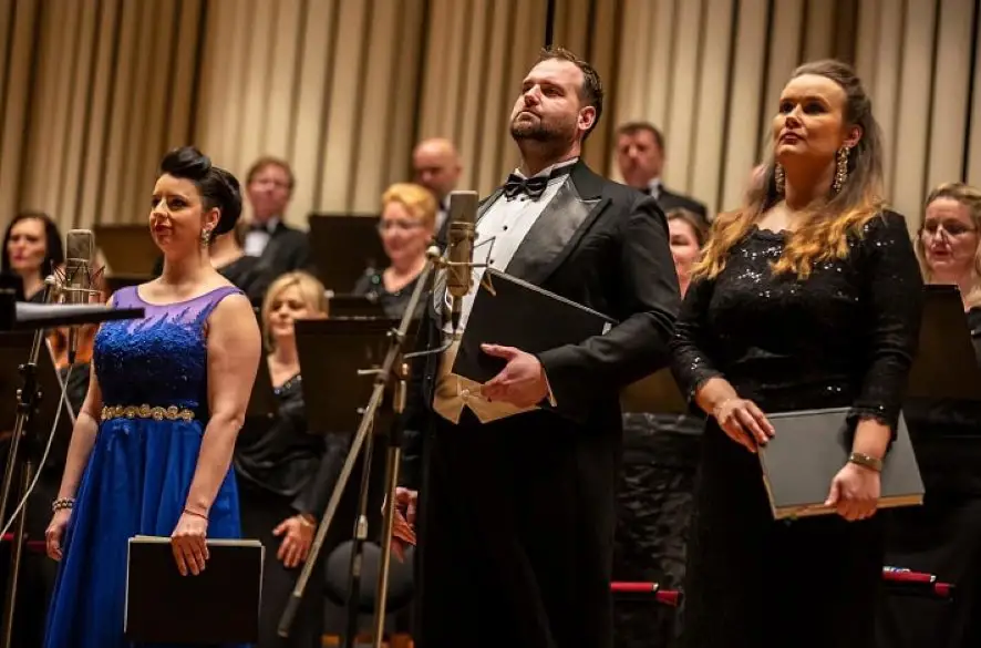 V Štúrove pripravili Novoročný Galakoncert Romana Krška a jeho hostí