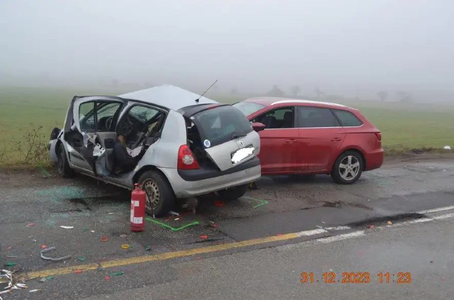 Dnes ráno sa v Košiciach zrazili dve osobné autá. Zrážka si, žiaľ, vyžiadala jeden ľudský život