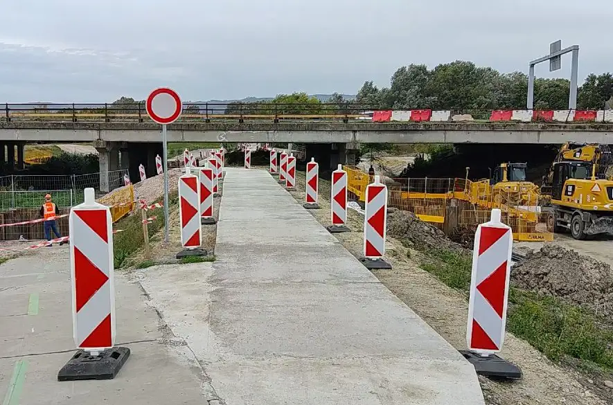 Časť cyklotrasy Jurava bude dočasne uzavretá. Dôvodom je rozširovanie diaľnice D1