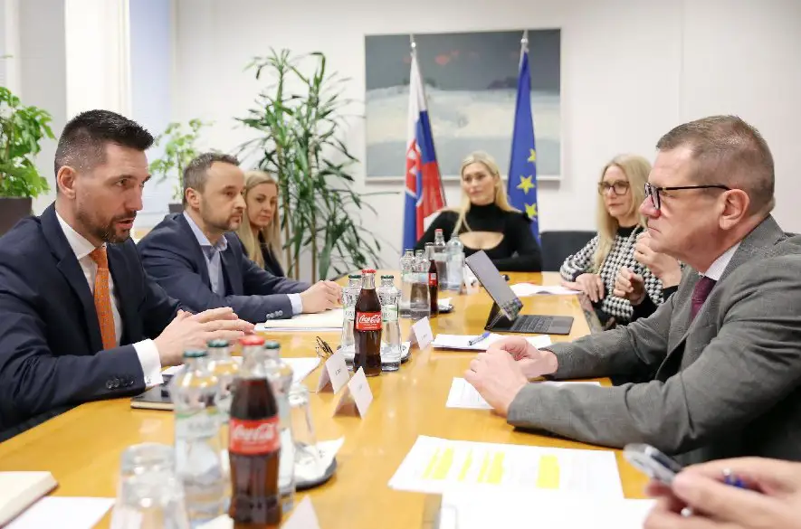 EUROFONDY: Minister pôdohospodárstva Richard Takáč rokoval o využití prostriedkov z Plán obnovy a odolnosti s podpredsedom vlády Petrom Kmecom
