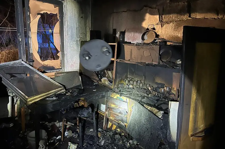 V obci Nebojsa v okrese Galanta v noci vznikol požiar v jednom z bytov 2. podlažného bytového domu. Priebežnú škodu vyčíslili na sumu 10 000 €