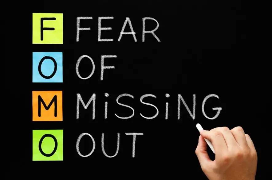 Syndróm FOMO – fear of missing out: Nie je to nový fenomén, ale sociálne siete ho zvýraznili