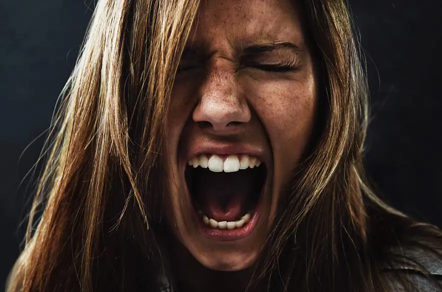 Je lepší hnev alebo smútok? Prehnané vytočenie sa ako obranná reakcia vie zájsť až do toxickej podoby, ktorá vám postupne zničí život