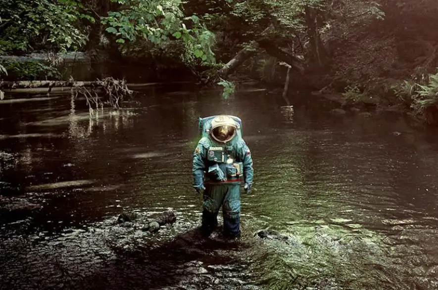 Adam Sandler v novom traileri na film Kozmonaut z Čiech najviac túži po návrate domov