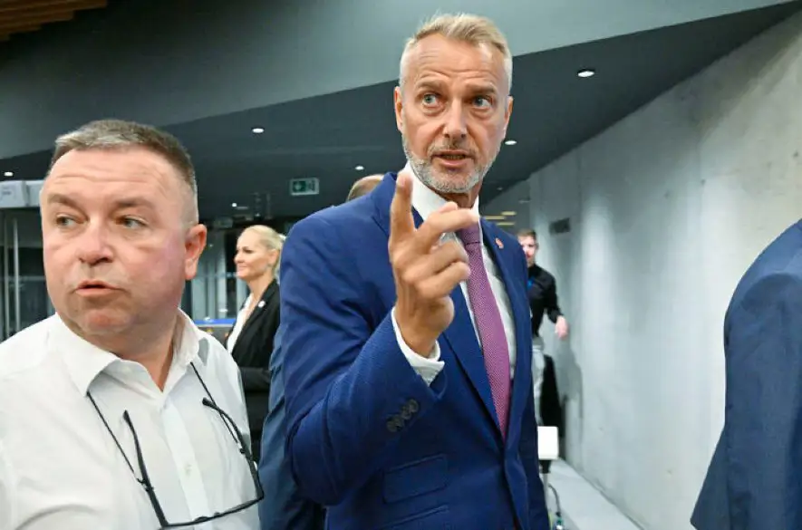 Minister R. Raši podáva trestné oznámenie: Neznámy páchateľ si vytvoril fejkový profil a pýta od ľudí peniaze v jeho mene
