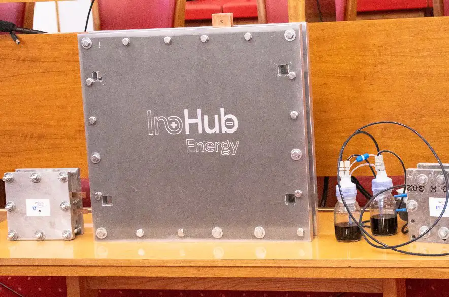 Slovenské univerzity spolu so súkromnou firmou úspešne vytvorili unikátnu prietokovú batériu