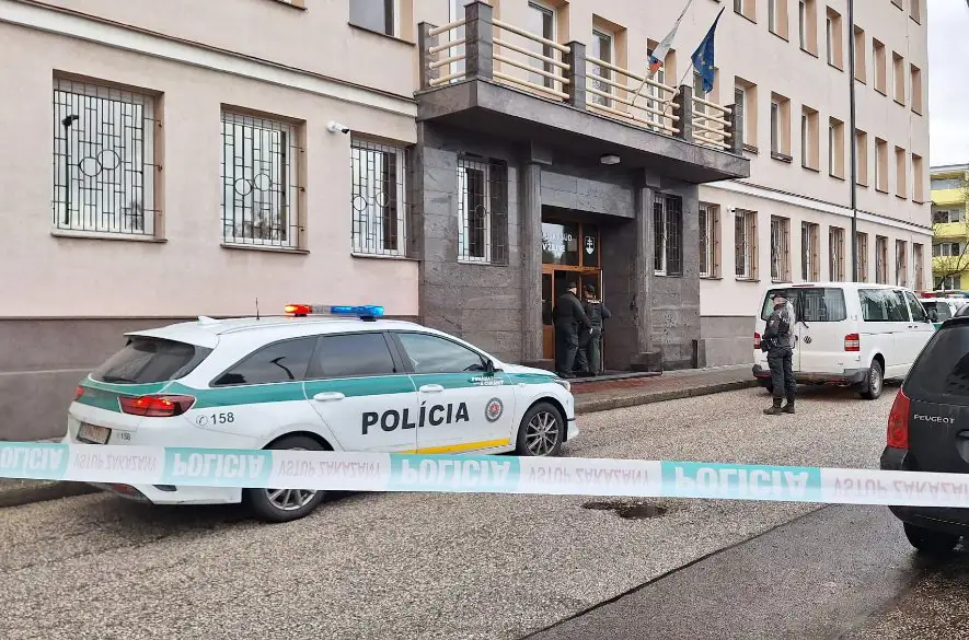 Na Okresnom a Krajskom súde v Žiline dnes ráno bola nahlásená bomba. Pyrotechnické prehliadky skončili s negatívnym výsledkom