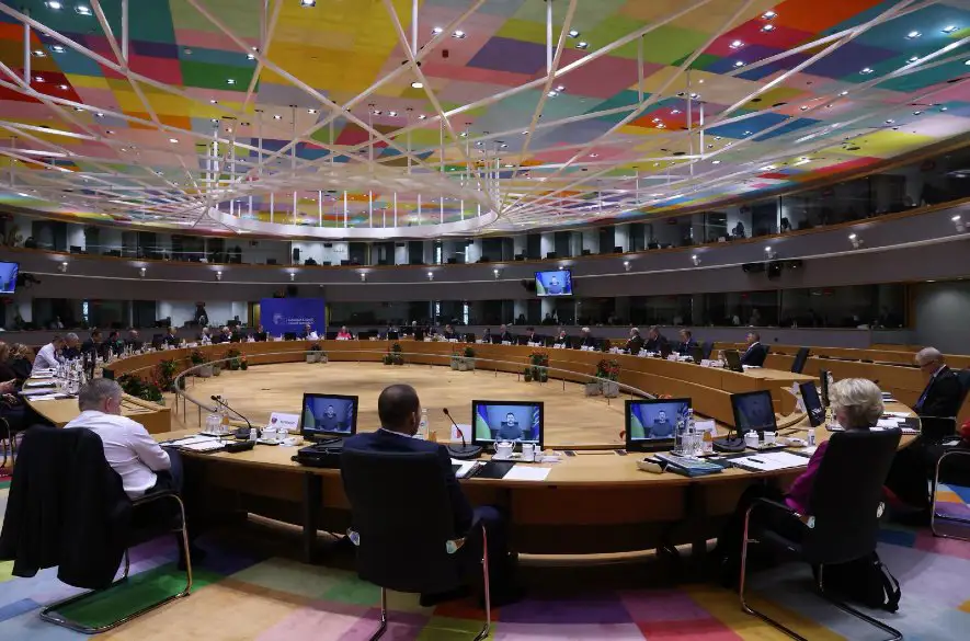 Lídri Európskej únie schválili 50-miliardovú pomoc pre Ukrajinu