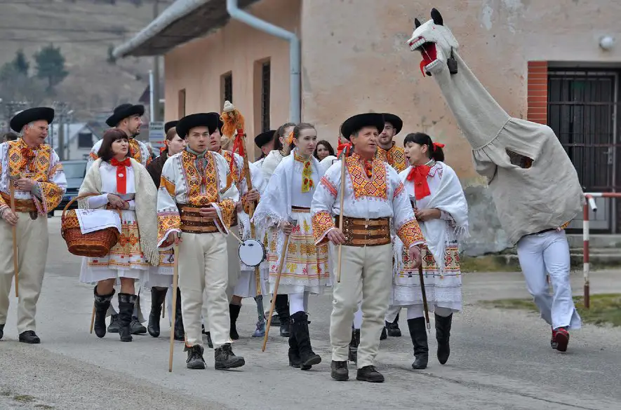 Fašiangy sú za rohom a vy sa chcete baviť? Tieto mestá majú pripravenú pravú fašiangovú veselicu!