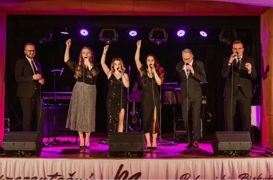 A´cappella "Vráť mi tie hviezdy" od Beáty Dubasovej a Voising, megahit ulahodí vašim ušiam! (+VIDEO)