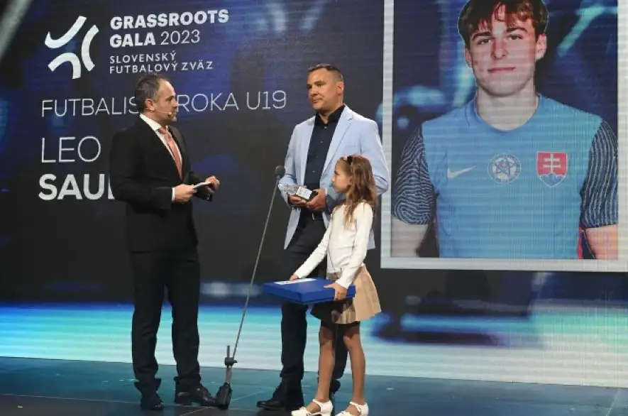 Udeľovanie cien Grassroots Gala 2023: Cena pre najlepšieho hráča do 19 rokov bola udelená Leovi Sauerovi