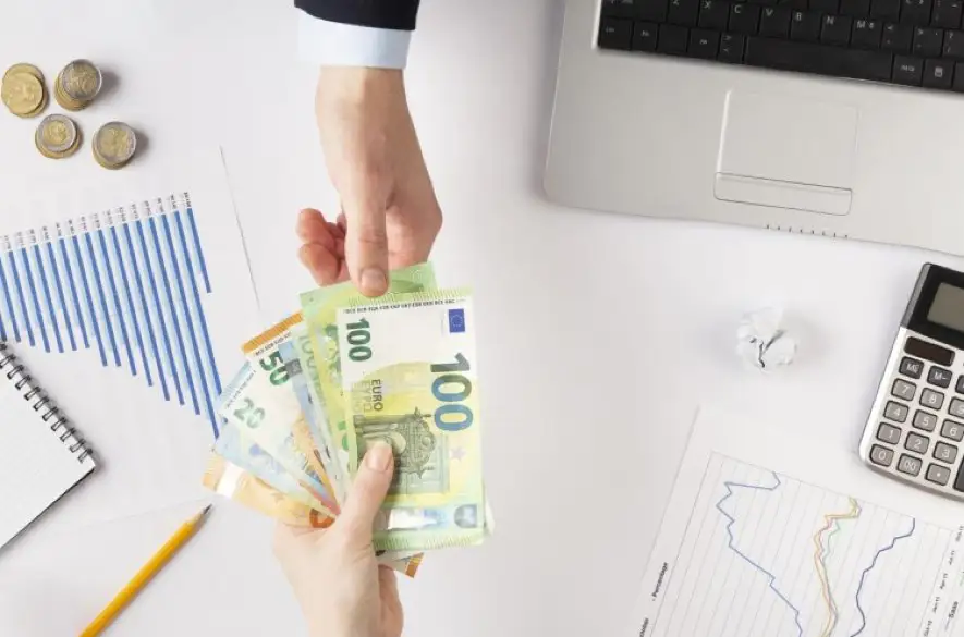 Reálne zárobky pracujúcich v kľúčových odvetviach porážajú infláciu