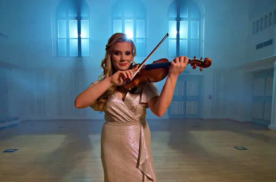 NOVINKA! Slovenka MATHIA predstavuje modernú verziu svetoznámej Vivaldiho Búrky! (+VIDEOKLIP) Budete mať aj vy zimomriavky?
