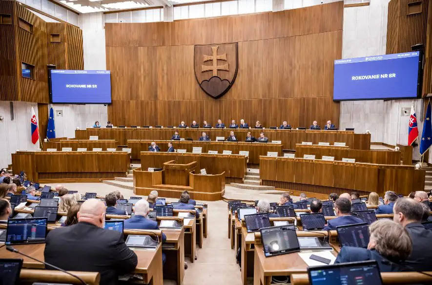 Poslanci NR SR začali deň opozičnou novelou zákona o disciplinárnom poriadku Najvyššieho správneho súdu