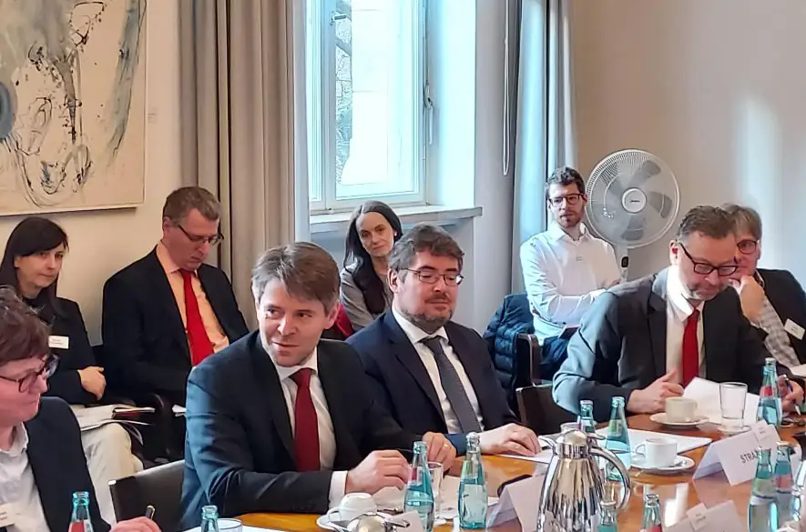 Štátny tajomník Marek Eštok v Berlíne: Zásadné výzvy, ktorým čelíme, môžeme prekonať len vzájomnou spoluprácou