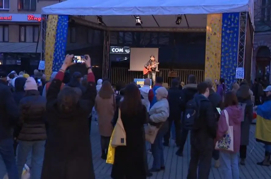 Ukrajine vyjadrili podporu aj ľudia v Bratislave, nechýbala pri tom prezidentka