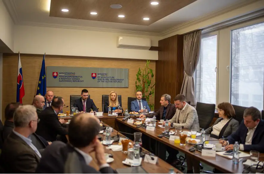 Minister Richard Takáč vymenoval 12-člennú Skupinu poradcov. Ich cieľom je zlepšiť situáciu v pôdohospodárstve