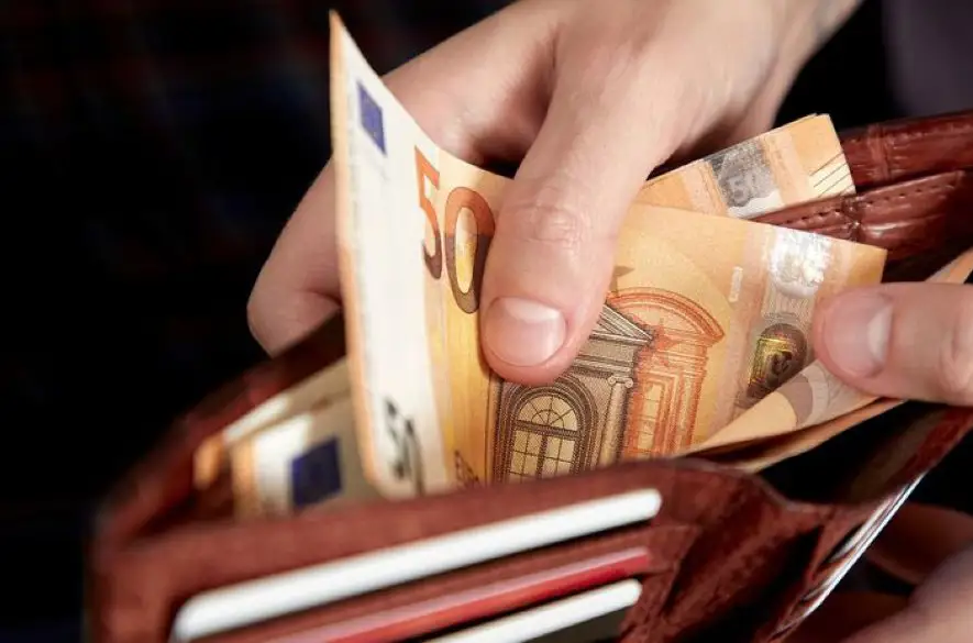 Slovenská priemerná mesačná mzda zaznamenala najvyšší medziročný