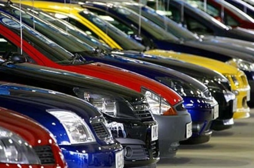 Ojazdených áut na trhu medziročne výrazne pribudlo, rastú aj ceny
