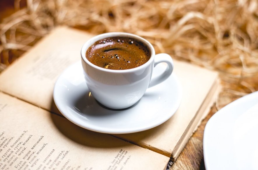 Podľa prieskumu takmer 70% Slovákov je presvedčených, že káva pozitívne vplýva na ich pracovnú spokojnosť a produktivitu