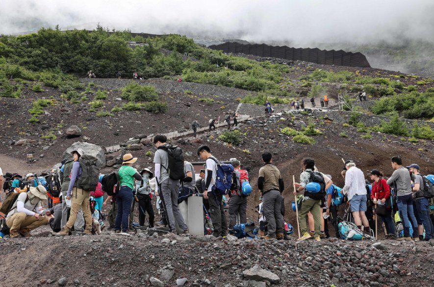 Na hore Fudži sa zavádza limit návštevníkov a vstupné s cieľom riešiť problémy s preplnenosťou