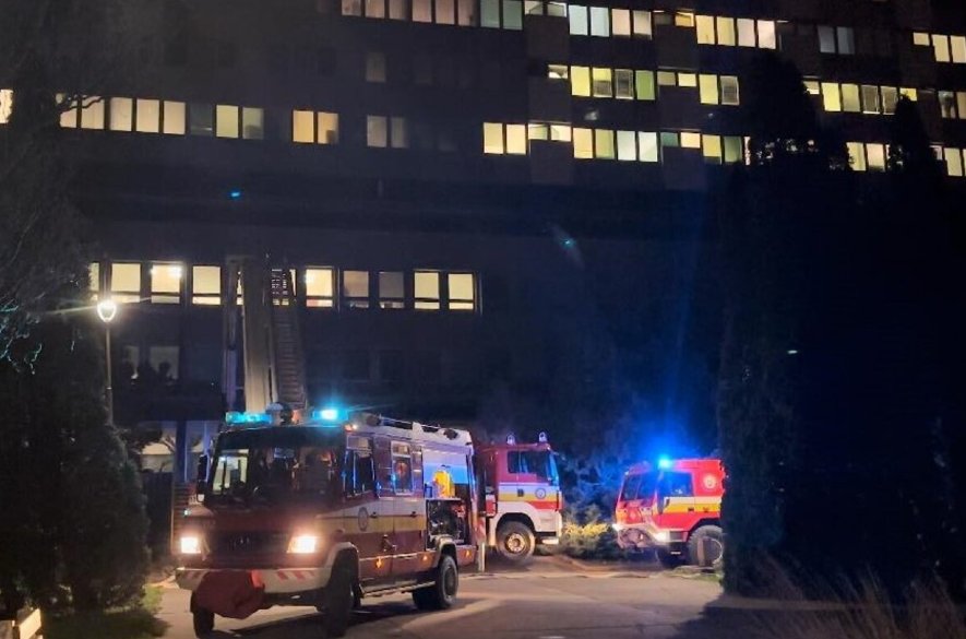 AKTUALIZOVANÉ: V košickej nemocnici vypukol požiar, museli evakuovať stovky ľudí