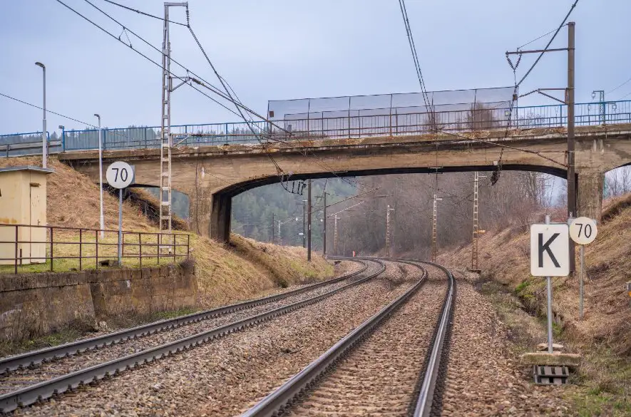 Starý most nad železnicou v Štrbe bude minulosťou, nahradí ho nový