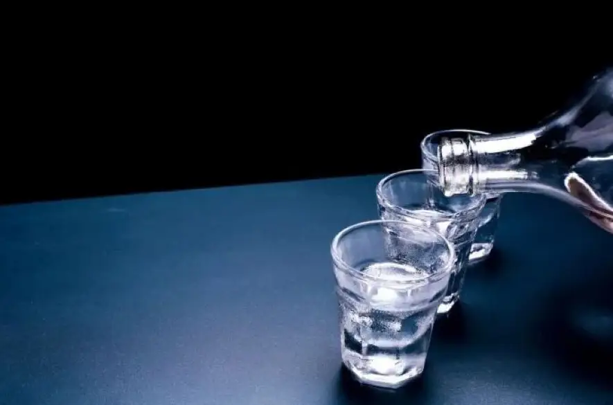 Útok kvôli flaši vodky: Muža a tri ženy obvinili zo zločinu lúpeže za fyzický útok v Prešove na miestneho obyvateľa