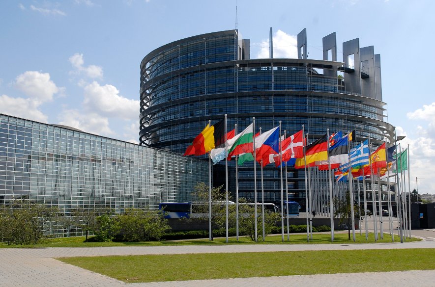 Európsky parlament schválili nové pravidlá na potlačenie porušovania sankcií EÚ. Čo všetko nový zákon stanovuje?