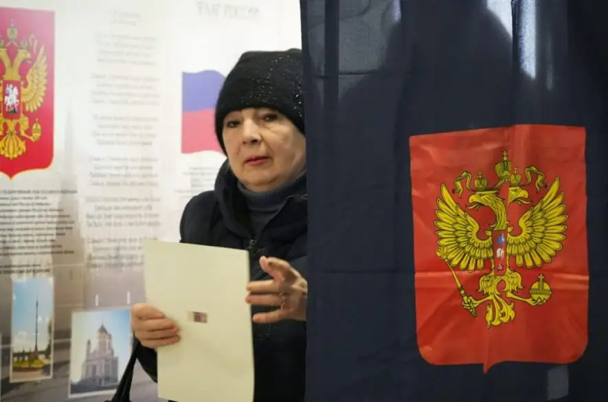 V prezidentských voľbách v Rusku odovzdalo hlas už vyše 40 percent voličov