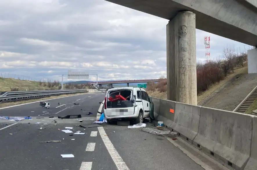 Pri tragickej dopravnej nehode na D1 medzi Popradom a Levočou vyhasol život