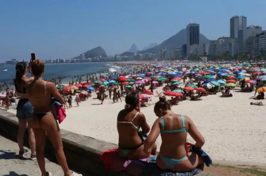 Brazíliu sužujú neznesiteľné horúčavy: Pocitová teplota v Riu presiahla 60 stupňov