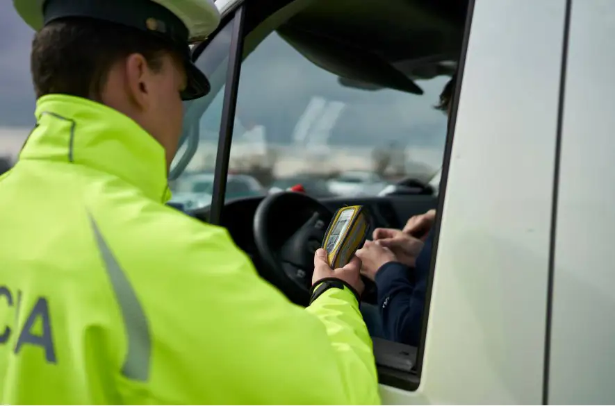 Dychové kontroly na cestách nekončia. Skóre za dva dni: Polícia vs. vodiči autobusov 2:0