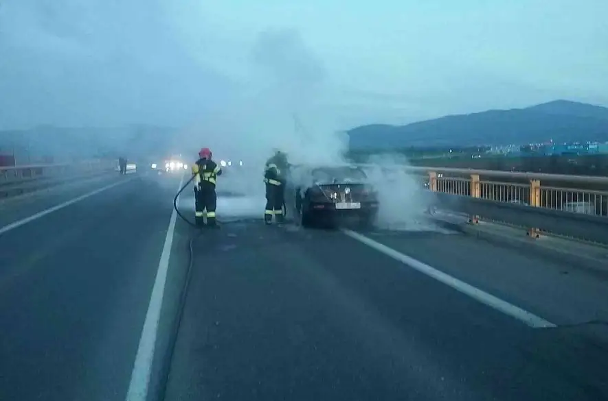 Na diaľničnom privádzači v Trenčíne sa včera večer stala dopravná nehoda. Čo ju spôsobilo?