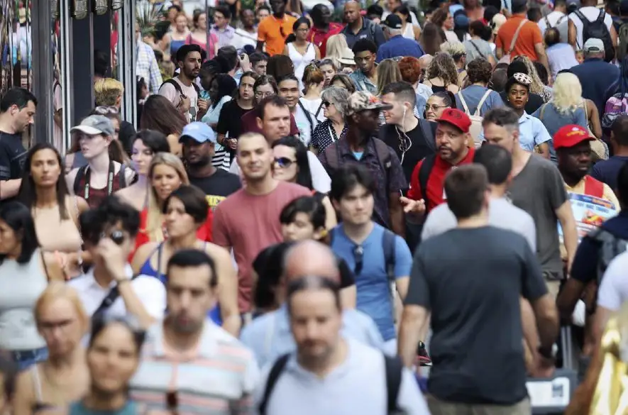 Svetová populácia podľa štúdie klesne prvýkrát od pandémie čiernej smrti