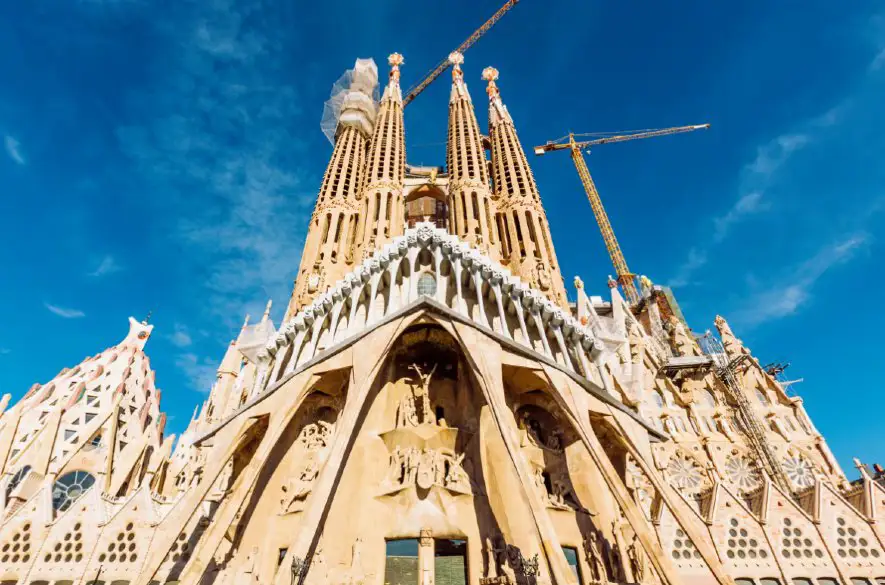 Blíži sa dokončenie baziliky Sagrada Familia. Rok jej dokončenia sa zhoduje so stým výročím úmrtia architekta budovy