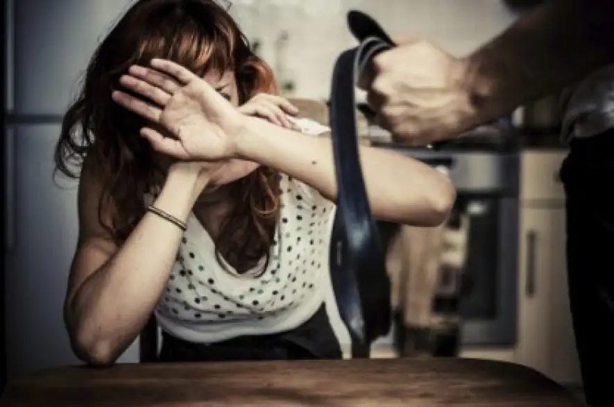 Zadržaný muž za dlhodobé týranie blízkej osoby: Prípad v Poprade odhalil utrpenie trvajúce niekoľko rokov