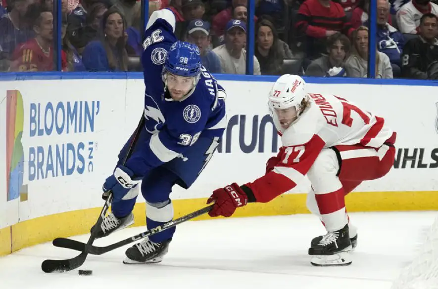 NHL: Černák sa po treste vrátil do zostavy Tampy, Tatar nezasiahol do hry ani proti poslednému tímu