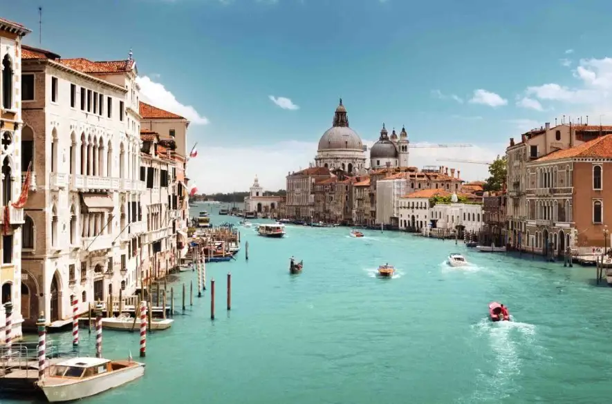 VIDEO: Benátky spúšťajú poplatok za vstup do historického centra. Za nezaplatenie hrozí pokuta