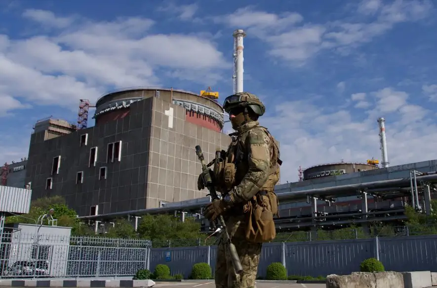 Na Záporožskú jadrovú elektráreň zaútočili dronmi. Jej vedenie obvinilo Ukrajinu