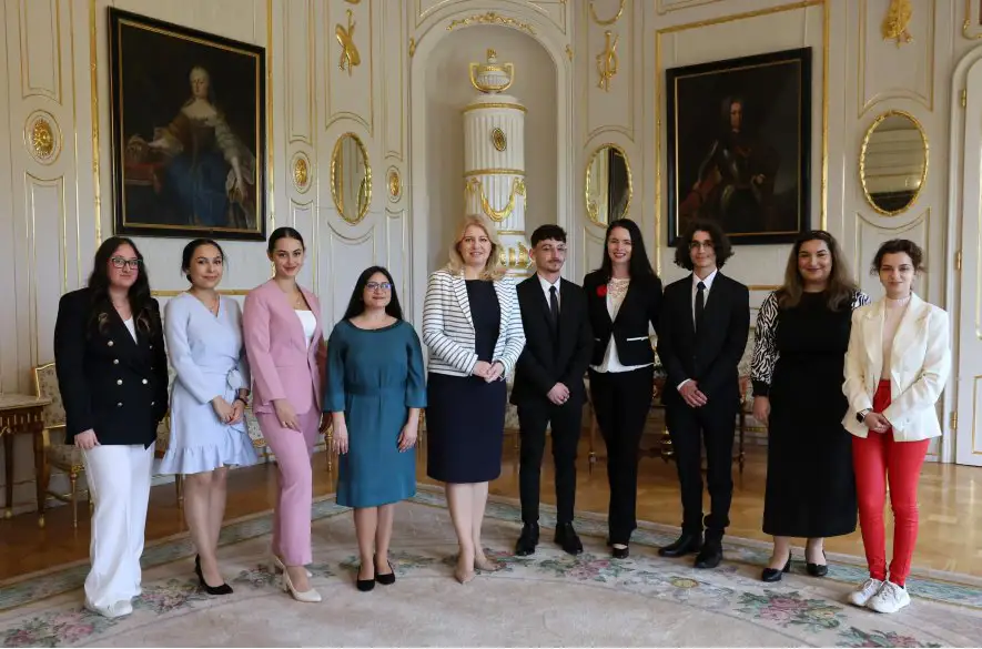 Medzinárodný deň Rómov: Prezidentka Čaputová pozvala do paláca rómskych študentov a študentky z celého Slovenska