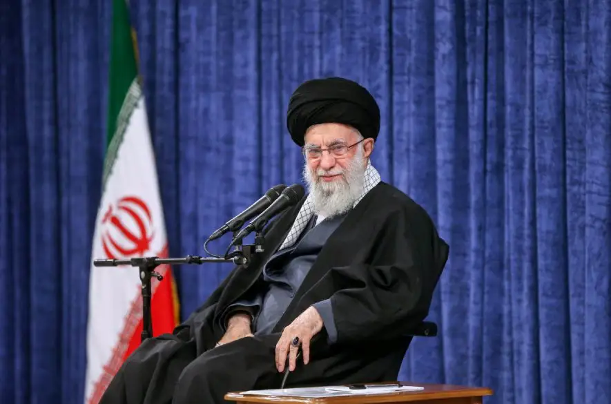 Musí byť potrestaný a bude potrestaný: Najvyšší iránsky duchovný vodca pohrozil Izraelu odvetou za útok na Damask