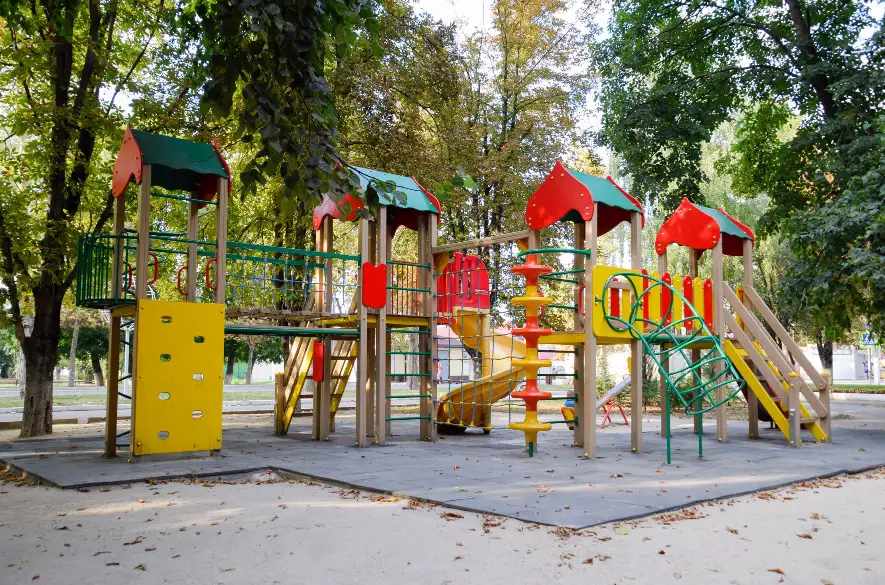 Ministerstvo práce zverejnilo nové zjednodušené pravidlá k žiadostiam o výstavbu „Ihriska pre každé dieťa“