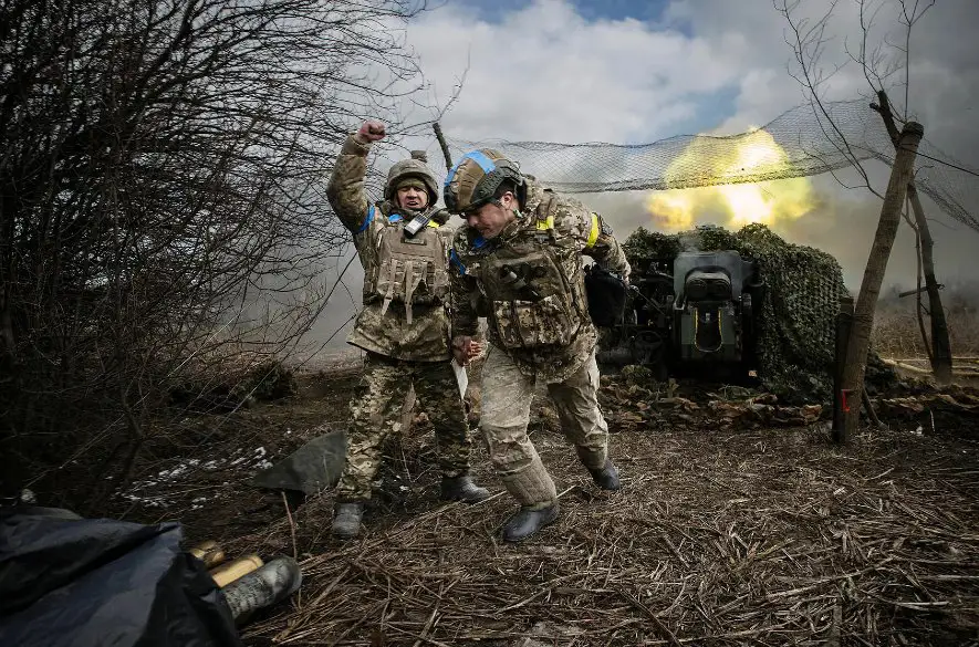 Schopnosť Ukrajiny odrážať ruské útoky slabne, upozornili odborníci. Rusko to môže využiť na ovládnutie území