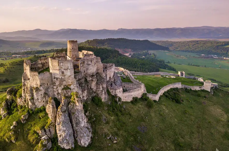 Opravu Spišského hradu musia opäť odložiť, doplatia na to turisti i tamojší podnikatelia