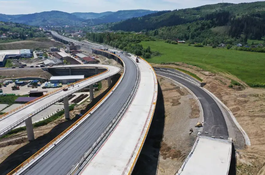 Parlament schválil zákon o strategických investíciách. Ako nové opatrenia zrýchlia výstavbu kľúčových infraštruktúr v Slovensku?